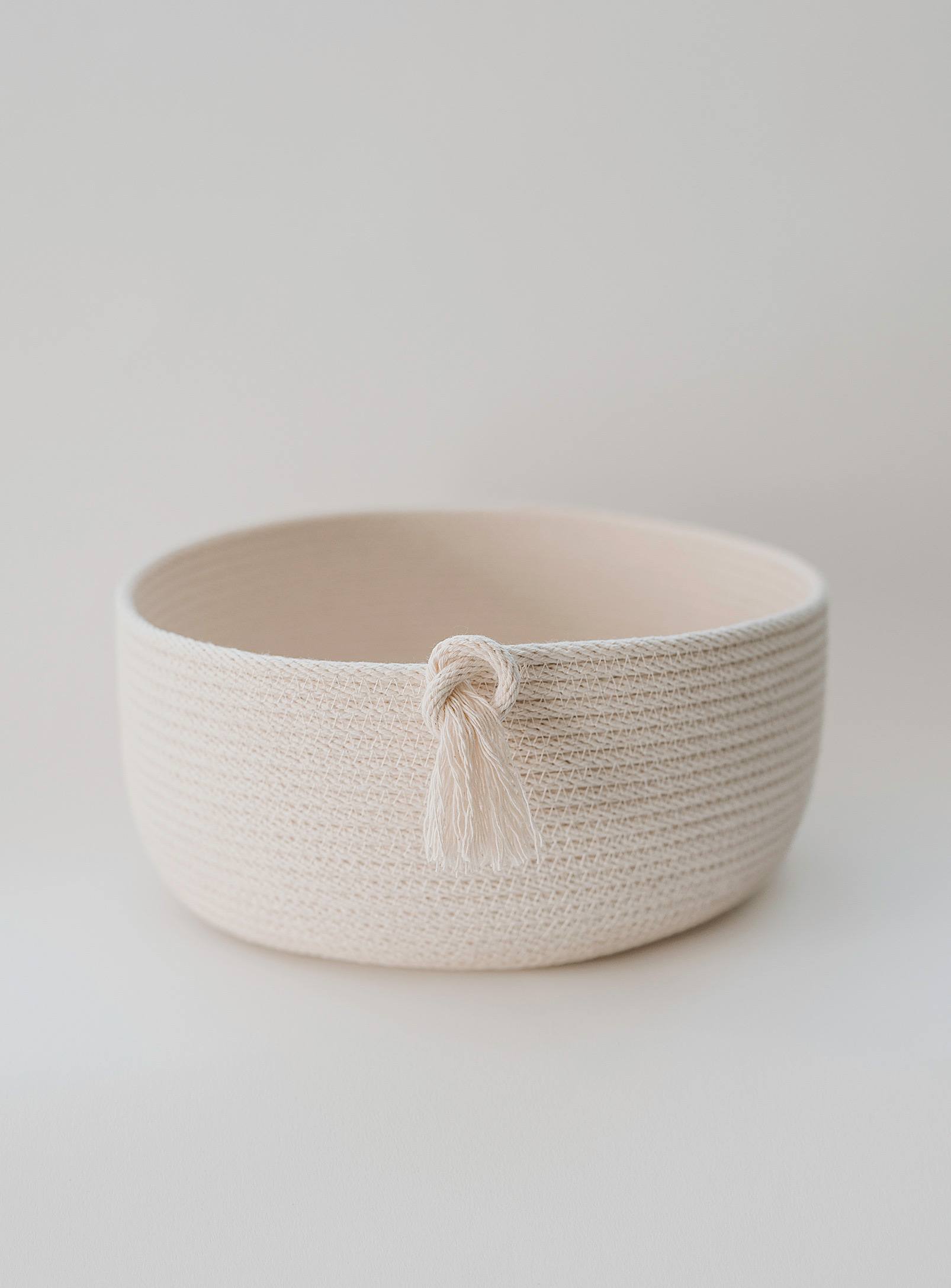 Warm, Wooly & Woven - Cotton rope knotted detail bowl