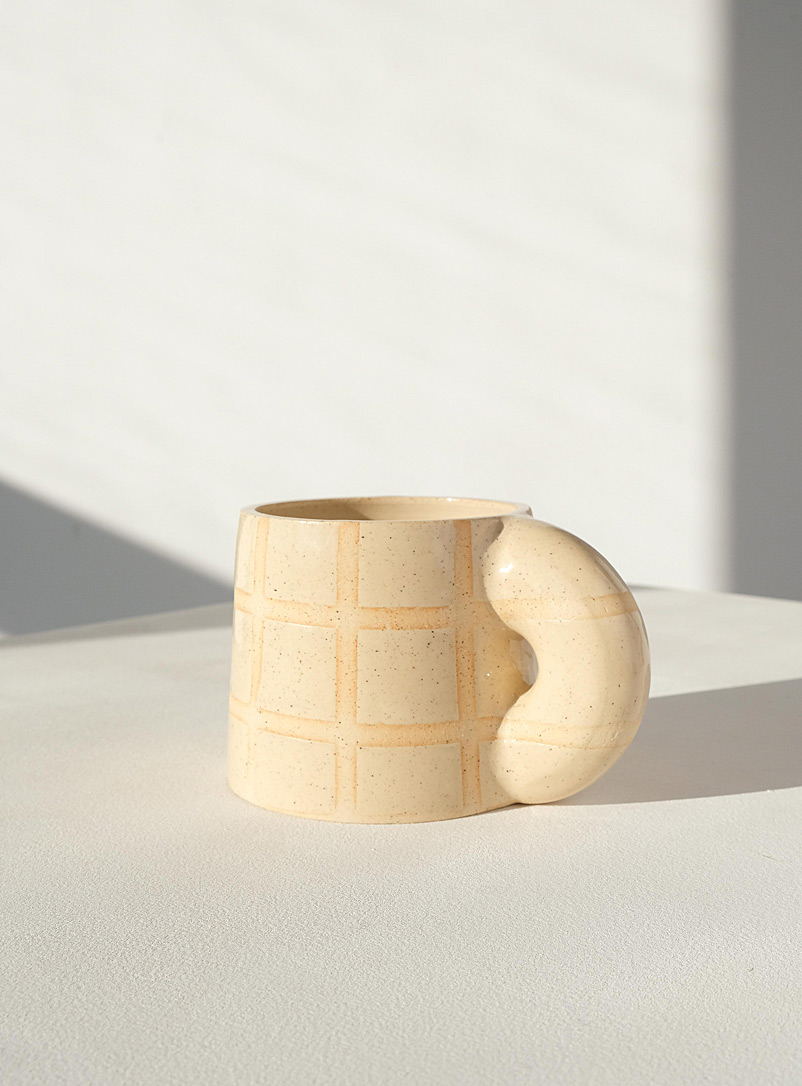 PMS Cream Beige Tiled chunky handle mug