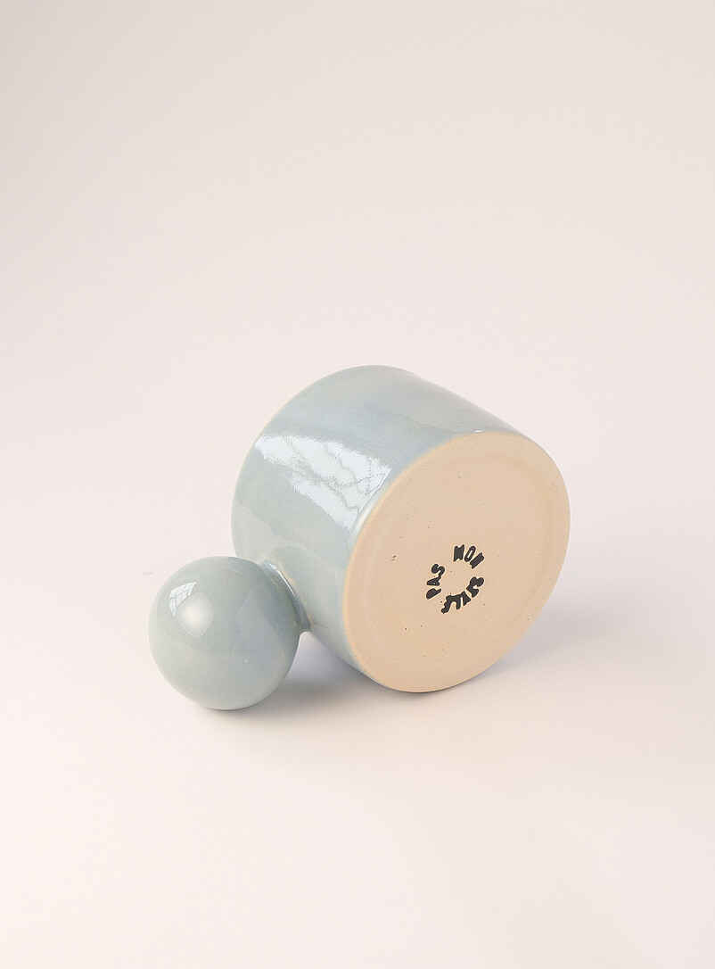 Pas Mon Style White Ball handle mug