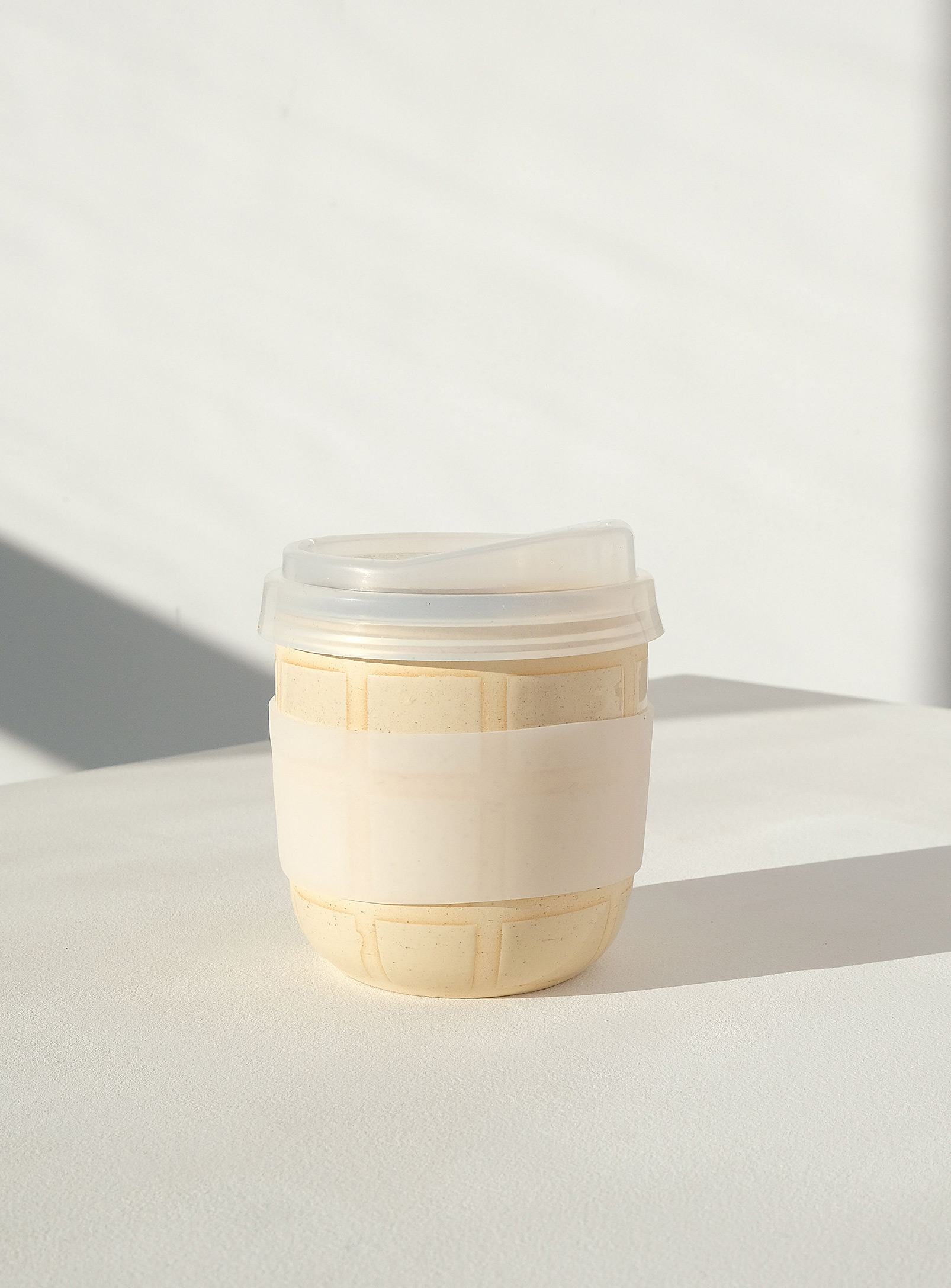 Pms Tiled Travel Mug In Cream Beige