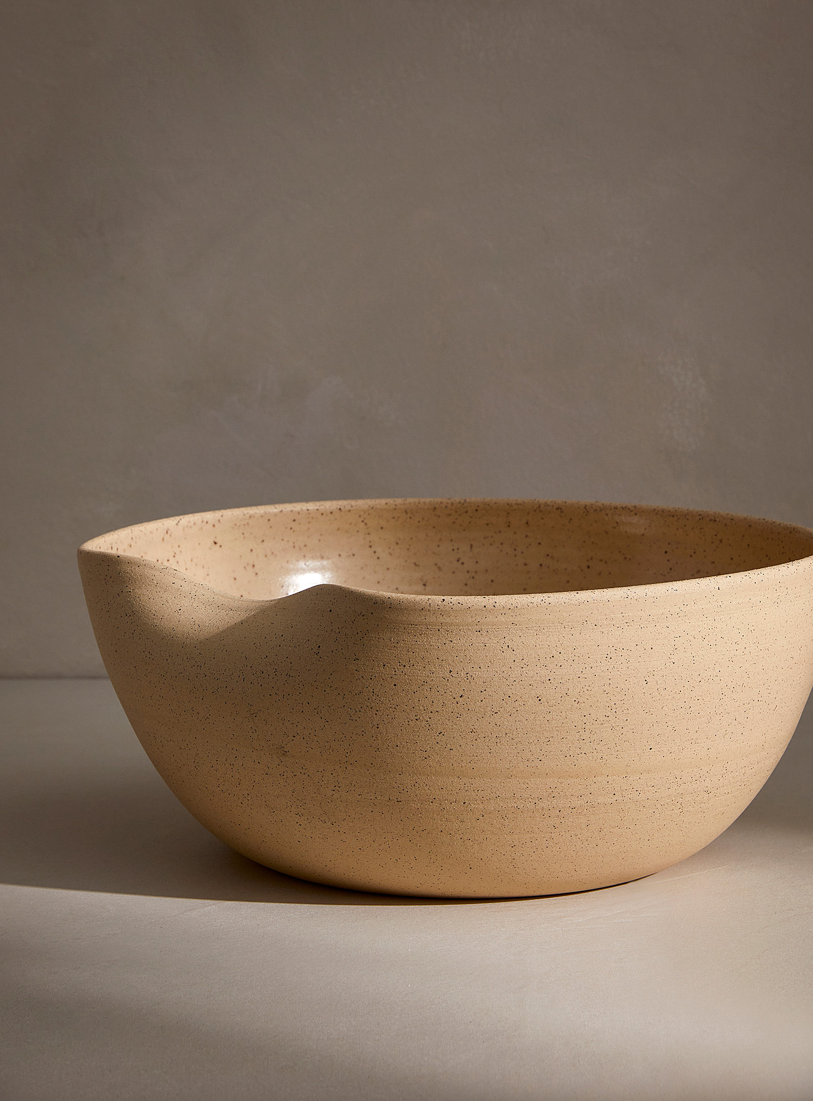Dompierre Mineral Stoneware Salad Bowl In Neutral