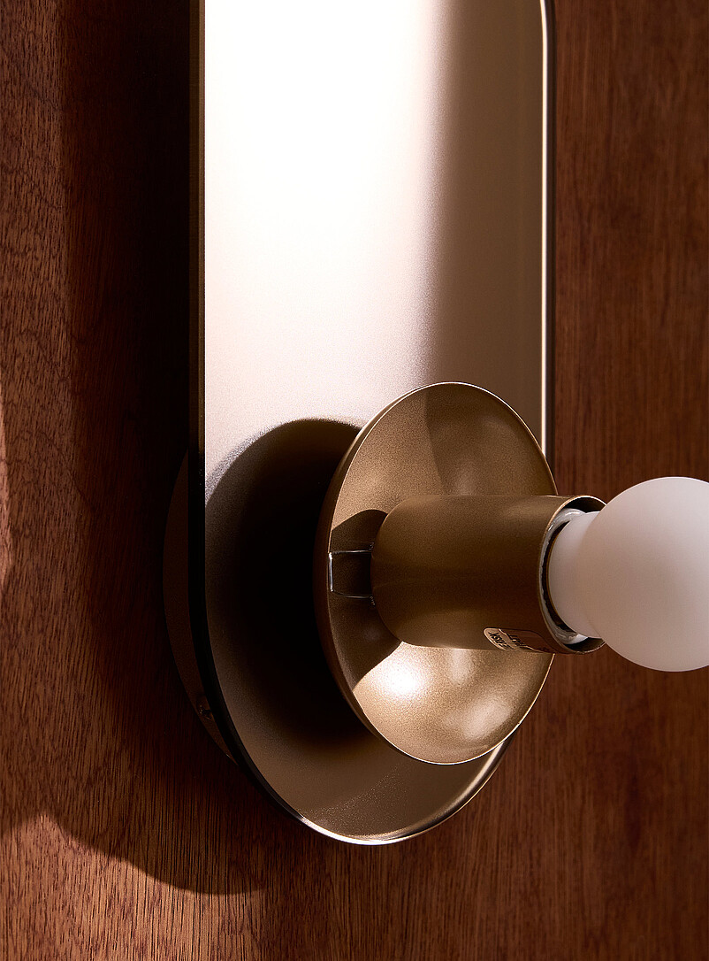 Luminaire Authentik: L'applique murale Arch chrome fini givr&eacute; Bronze - Ambre