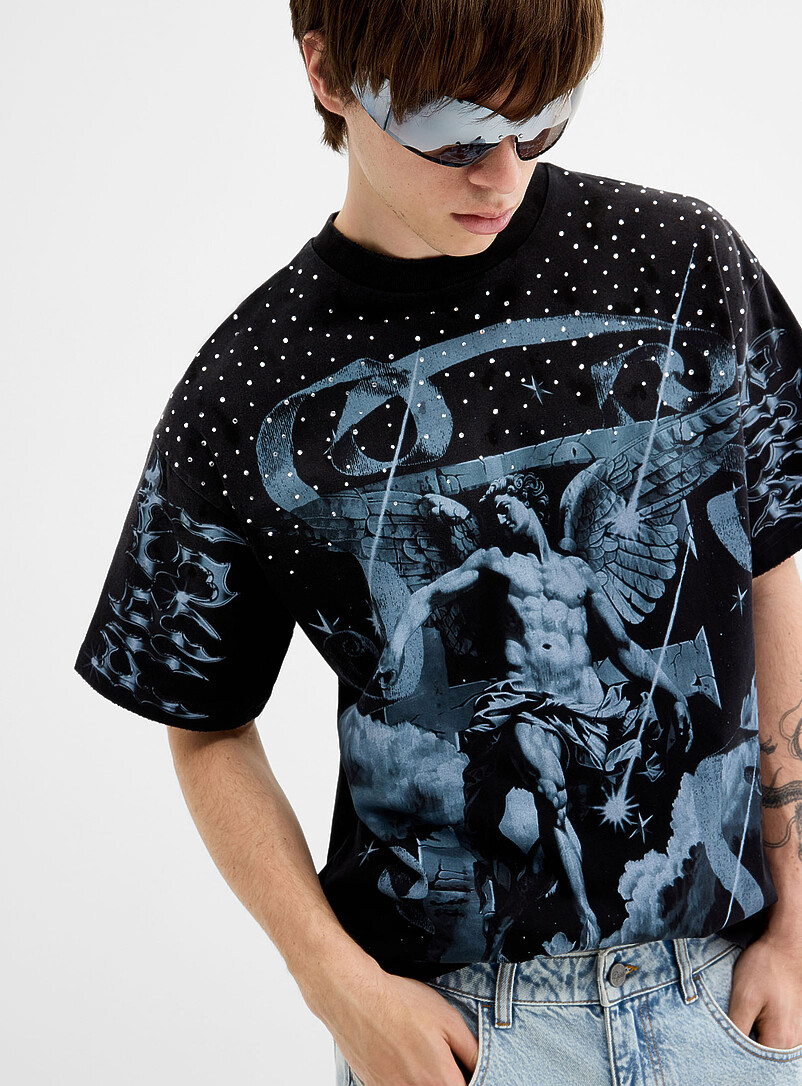 First Row: Le t-shirt graphique d&eacute;lav&eacute; God's Favorite Noir pour homme