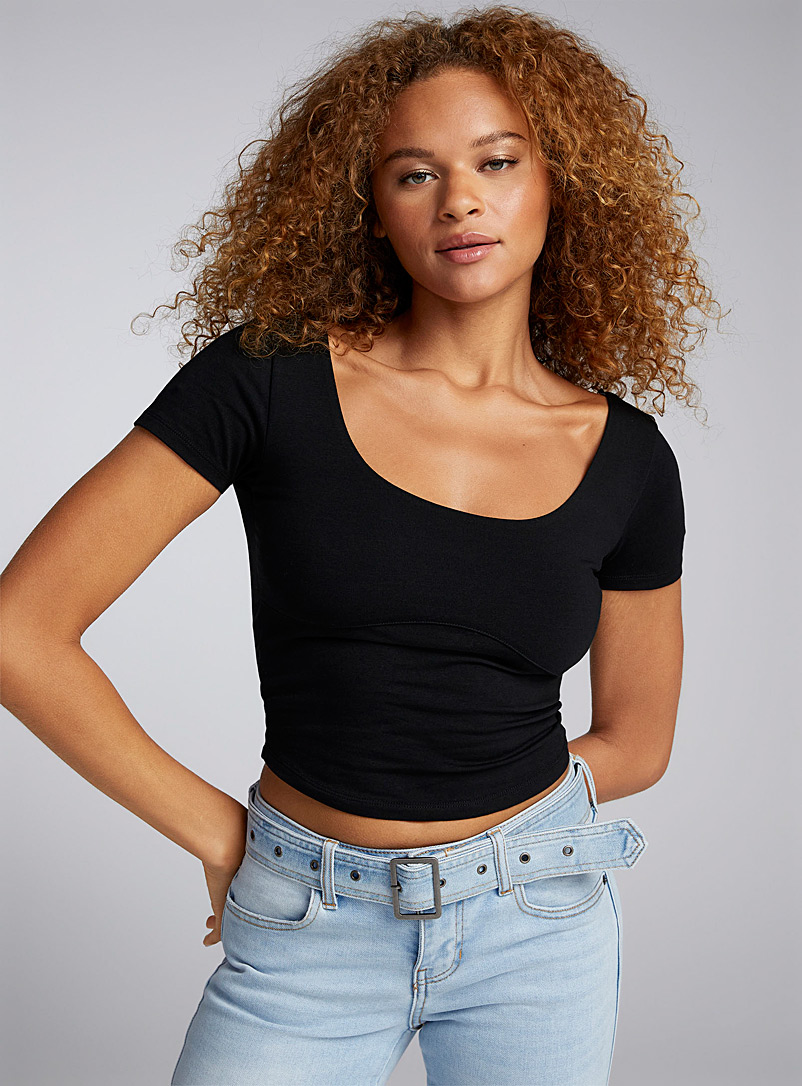 https://imagescdn.simons.ca/images/18566-213848-1-A1_2/scoop-neck-bustier-style-tee.jpg?__=15