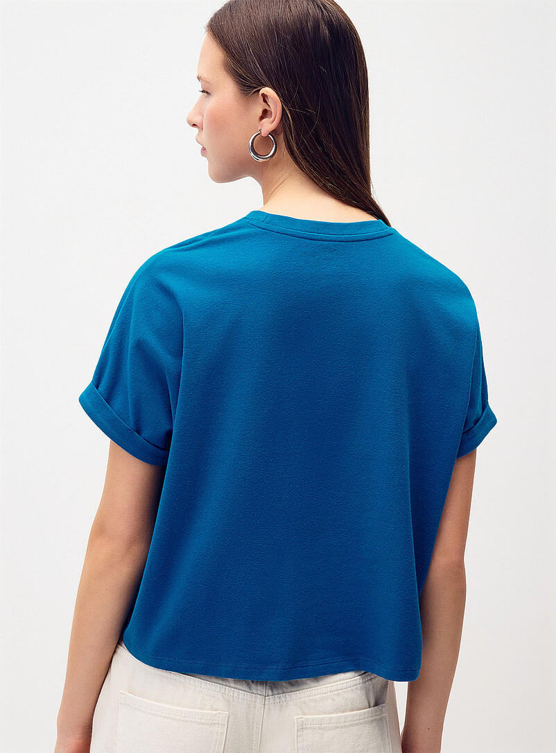 Twik: Le t-shirt carr&eacute; manches roulott&eacute;es Blanc pour femme