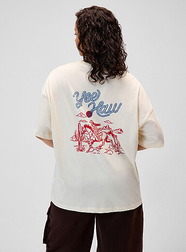 Twik: Le t-shirt ample imprim&eacute; graphique Beige &agrave; motifs pour femme