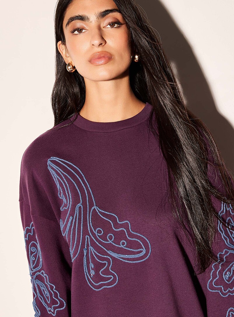 Ic&ocirc;ne Grape/Dark Crimson Embossed flowers sweatshirt dress for women