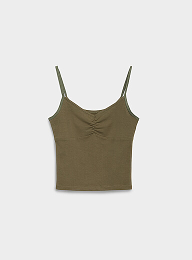 Twik: La camisole centre fronc&eacute; Vert olive pour femme