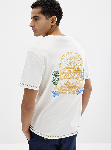 Le t-shirt broderies exotiques