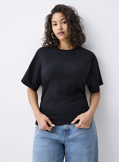 Le t-shirt taille fronc&eacute;e