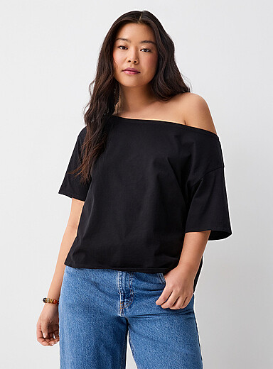Twik Black Off-the-shoulder T-shirt Relaxed style for women