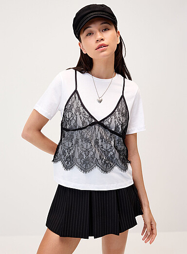 Twik: Le t-shirt effet superposition camisole dentelle Blanc pour femme