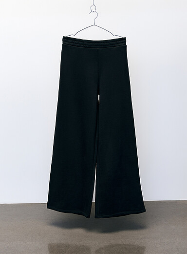 Le pantalon molleton jambe large