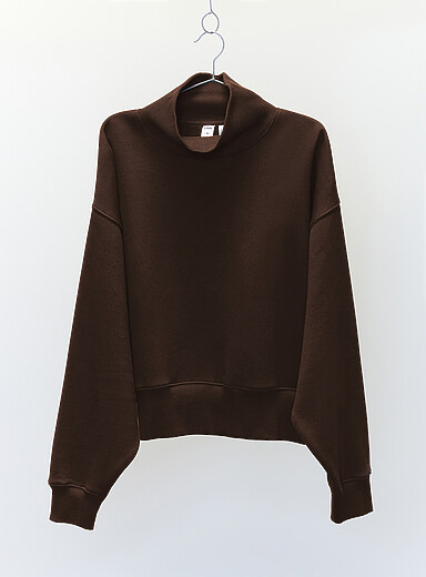 Le sweat molleton col montant <b>Coupe d&eacute;contract&eacute;e</b>