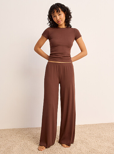 Le pantalon pyjama minic&ocirc;tes bord ondul&eacute;