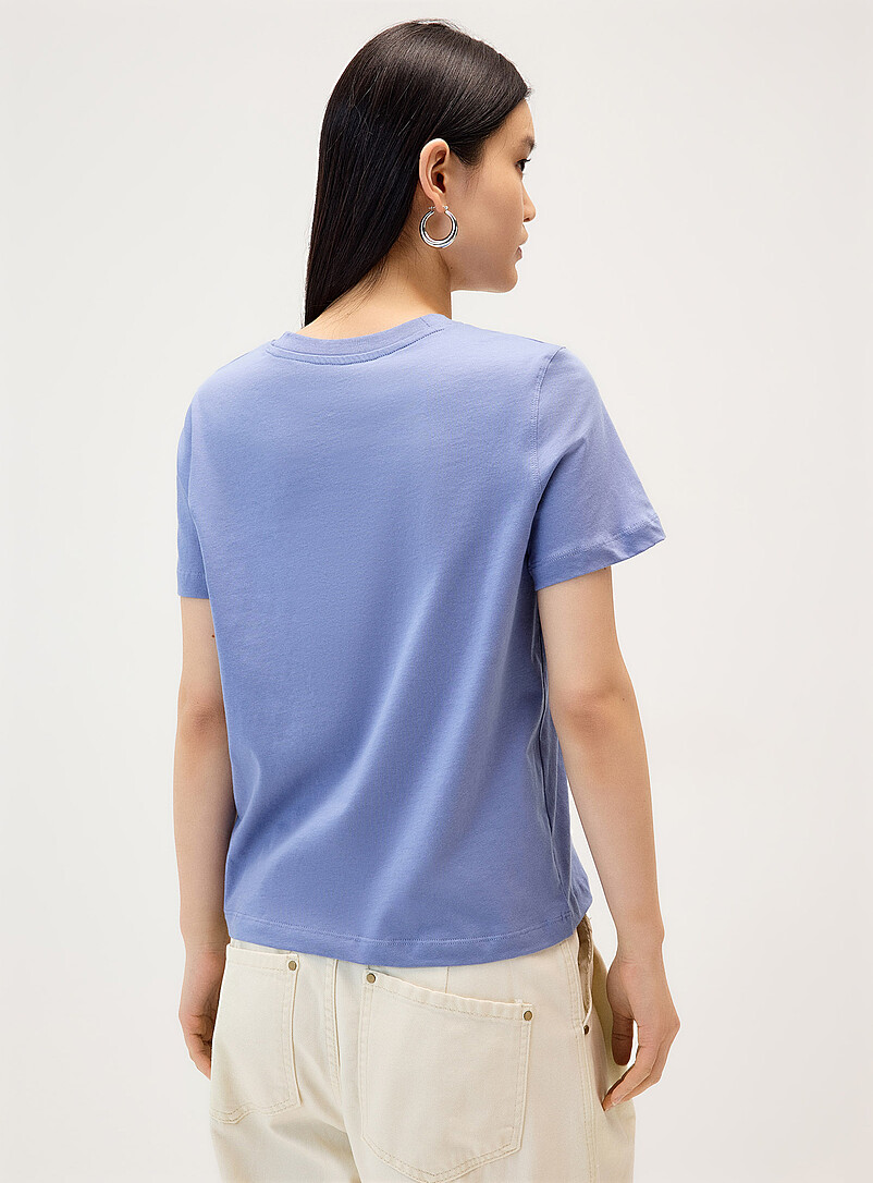 Twik: Le t-shirt petite broderie <b>Coupe d&eacute;contract&eacute;e</b> Rouge framboise - Cerise pour femme