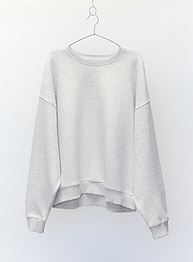 Le sweat molleton col rond <b>Coupe d&eacute;contract&eacute;e</b>