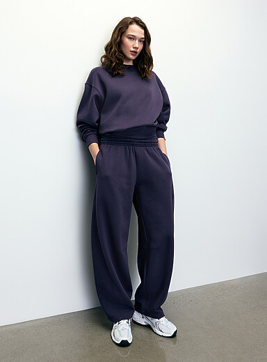 Twik Crimson Barrel-leg fleece pant for women