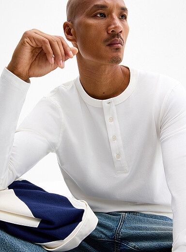 Le t-shirt henley jersey extensible