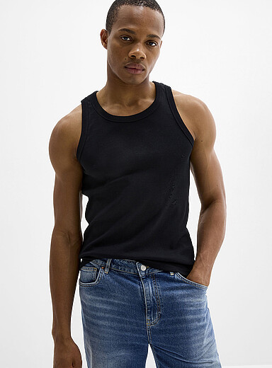La camisole extensible fines c&ocirc;tes <b>Coupe ajust&eacute;e</b>