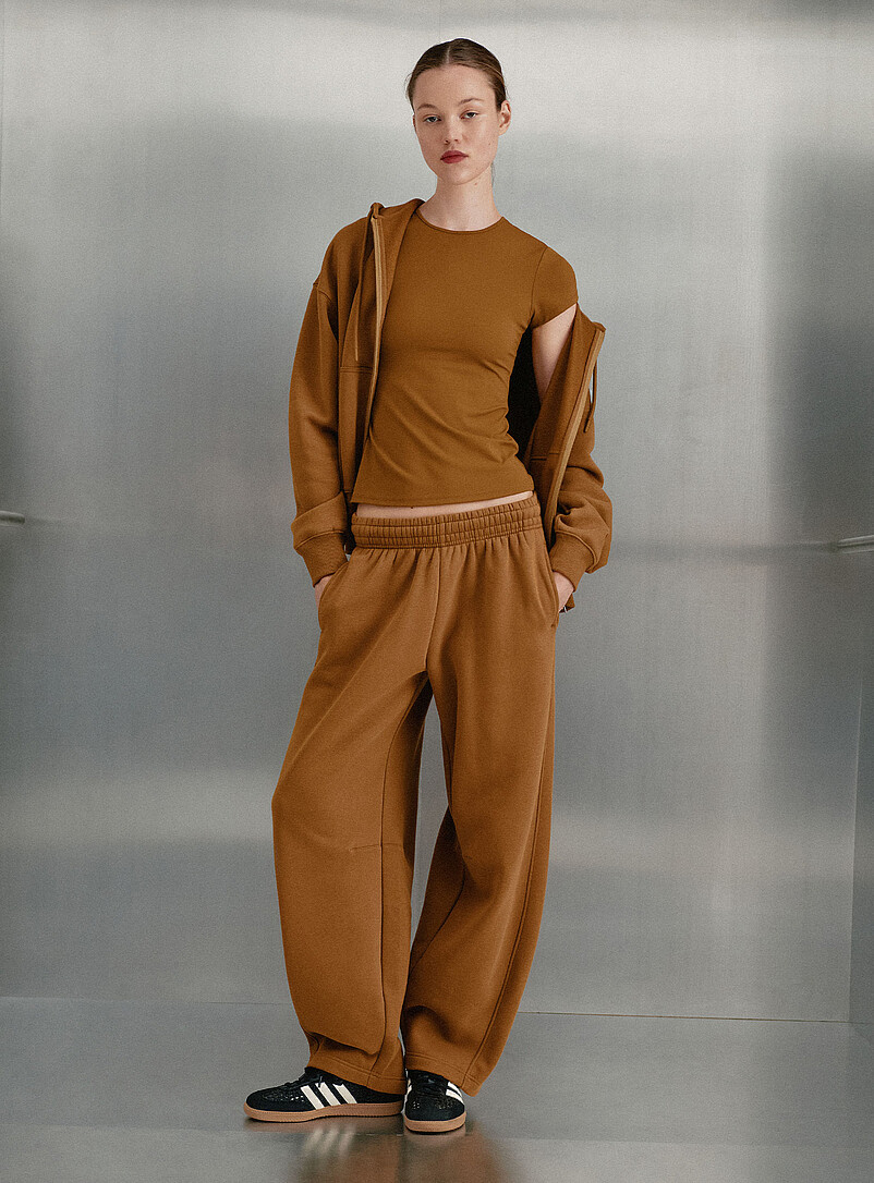 Barrel-Leg Fleece Pant