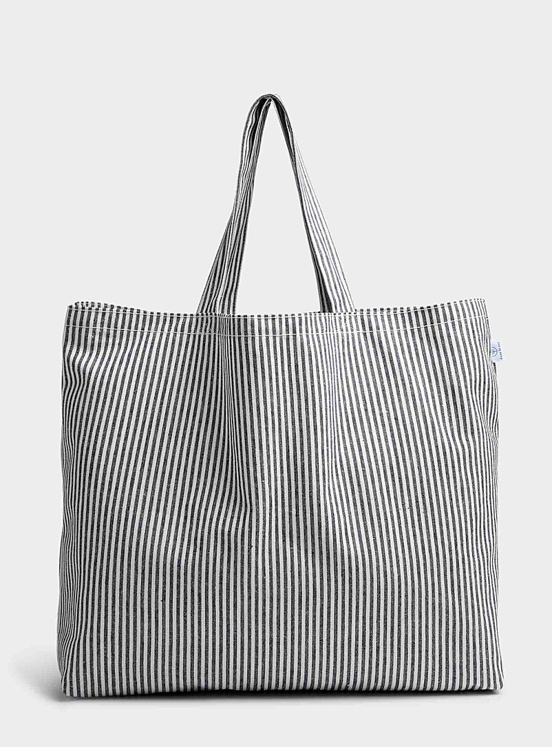 Dans le sac Patterned Blue Large striped market bag for women