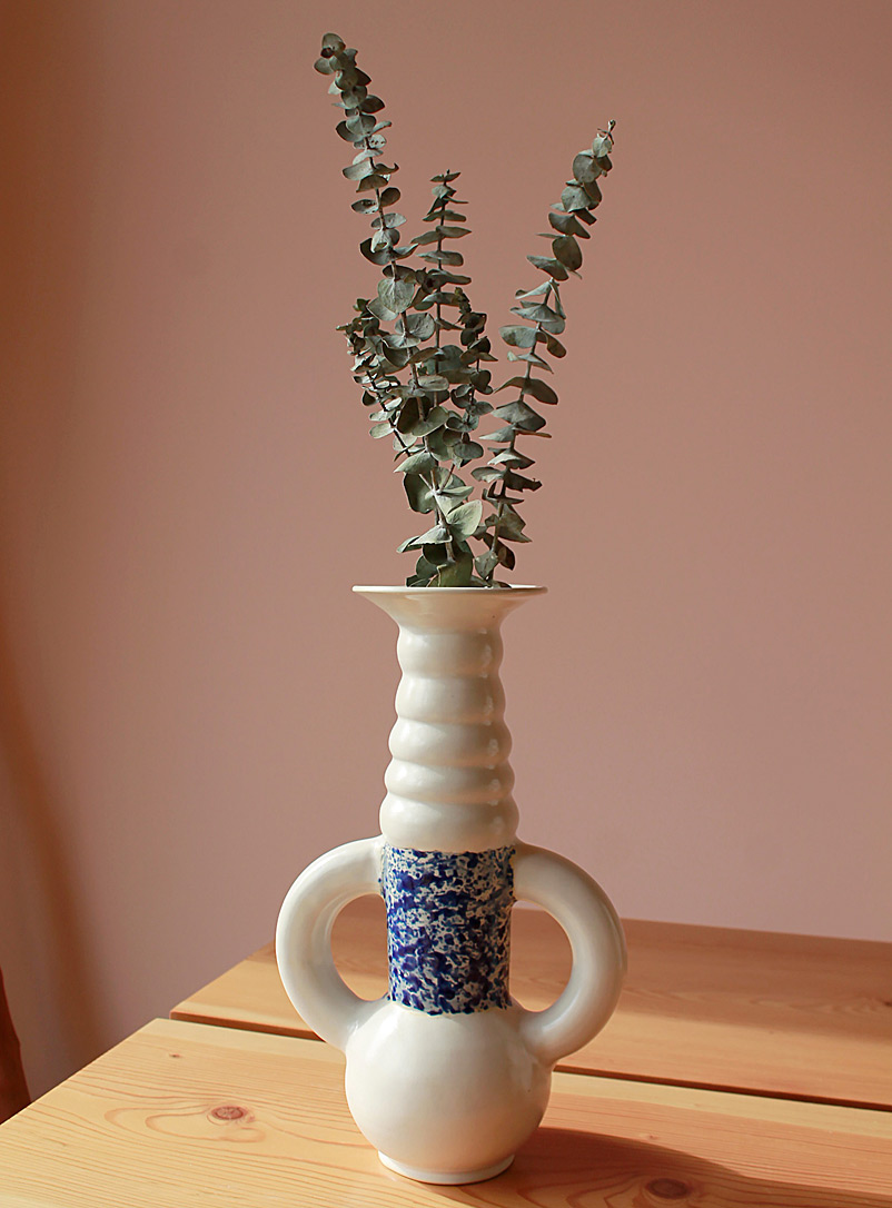 Stranger Studio: Le vase Neptune 33 cm de hauteur Blanc à motifs