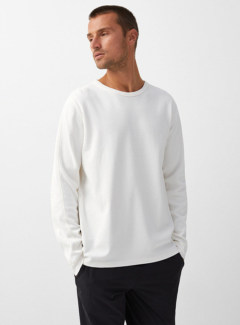 https://imagescdn.simons.ca/images/18640-22370-10-A1_2/camp-waffle-thermal-t-shirt.jpg?__=12