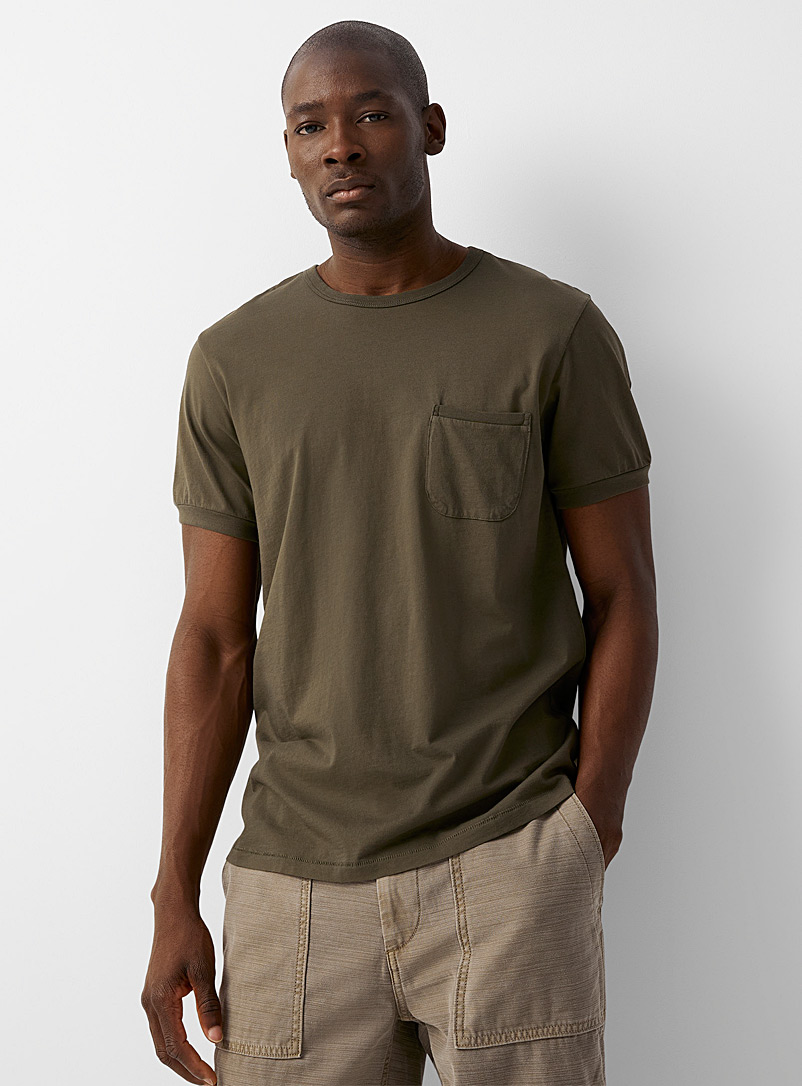 Outerknown: Le t-shirt Sojourn poche plaquée Kaki chartreuse pour 