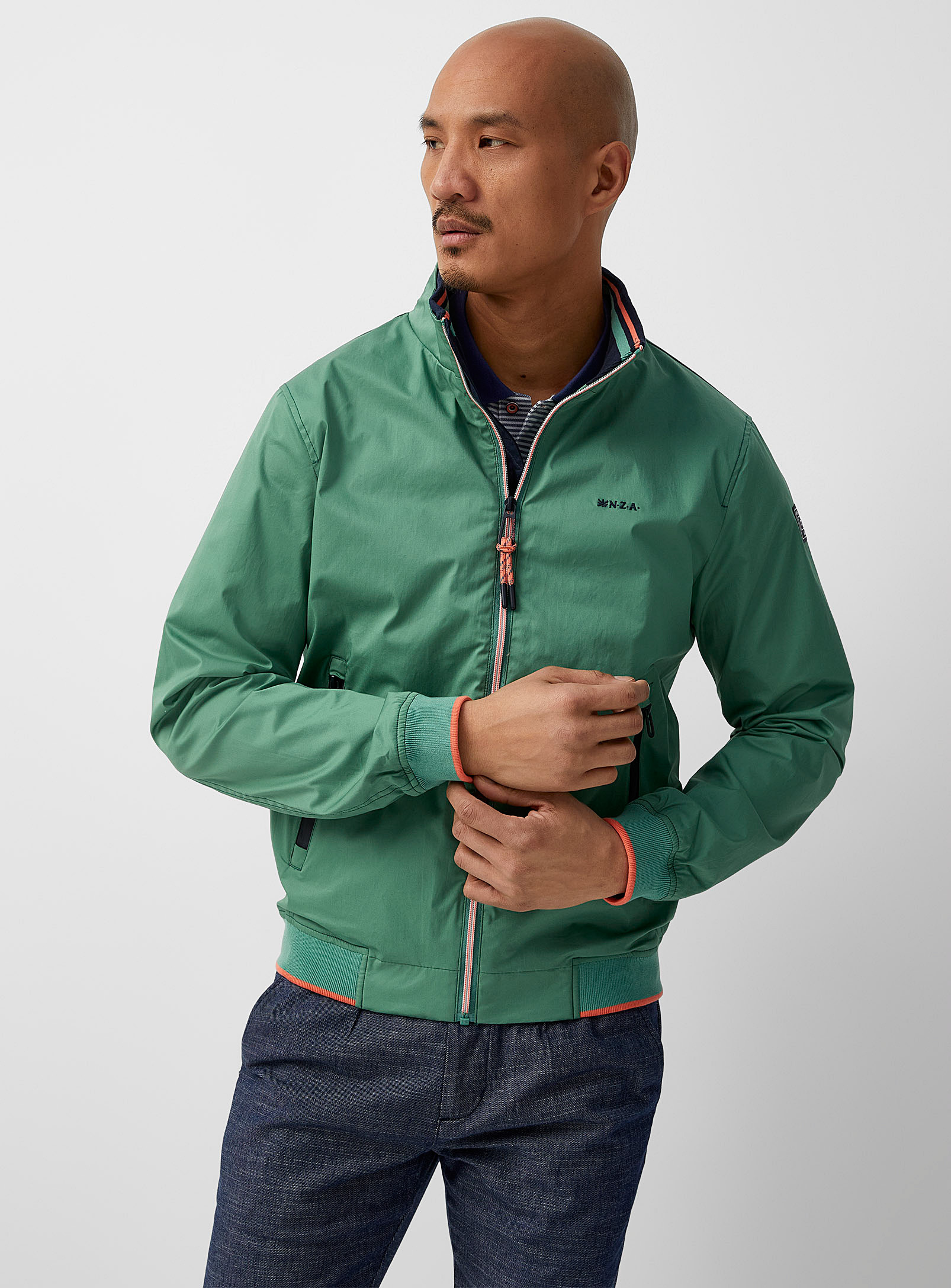 New Zealand Auckland - Men's Bold green high-neck lightweight jacket