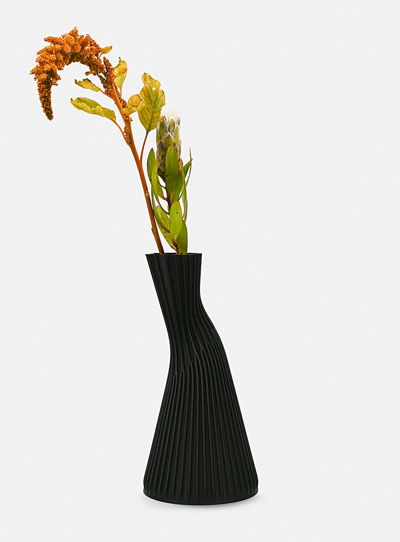 Cyrc. Black Conan multiple life vase 26 cm tall