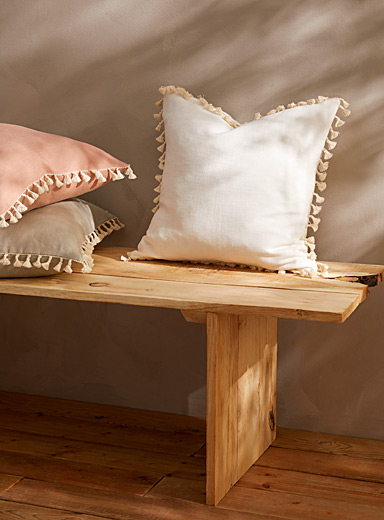 Tasselled linen cushion cover 51 x 51 cm