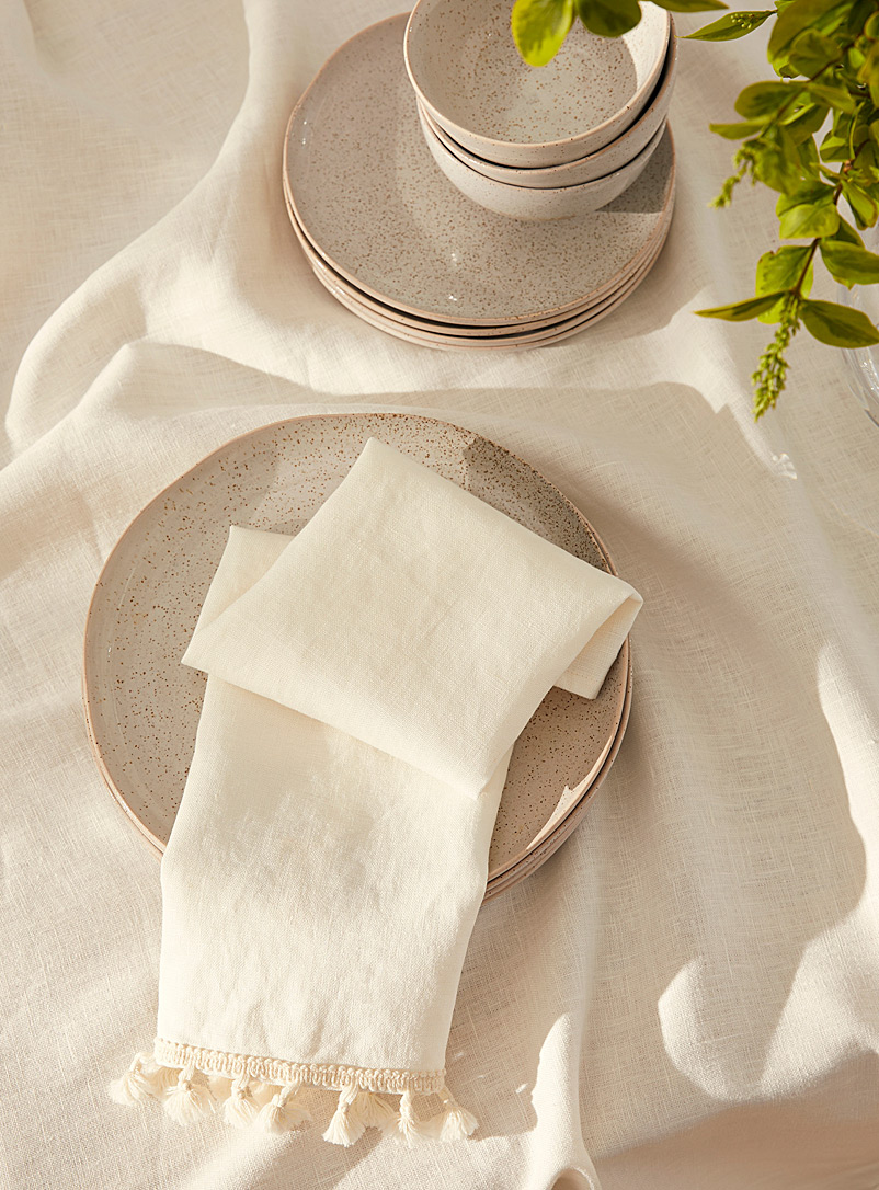 Casannita Ivory White Tasselled linen towels Set of 2