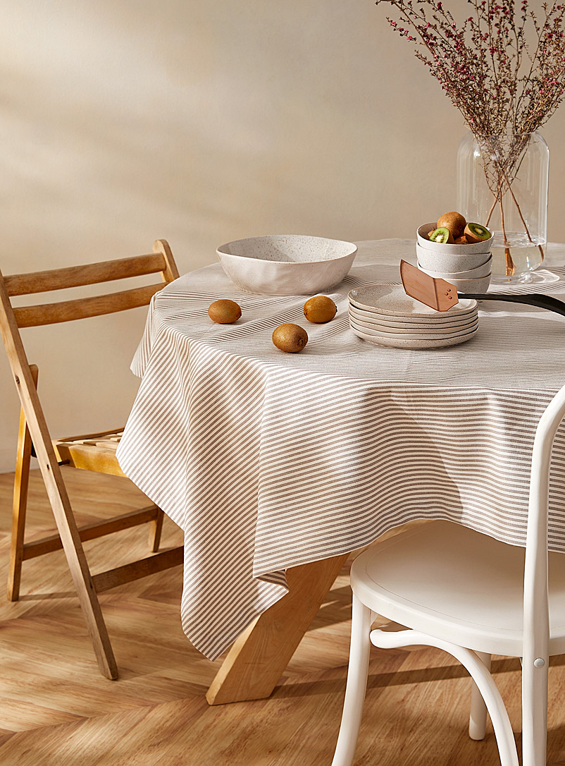 Casannita: La nappe carr&eacute;e charme naturel Pour 4 personnes &Eacute;cru - Lin
