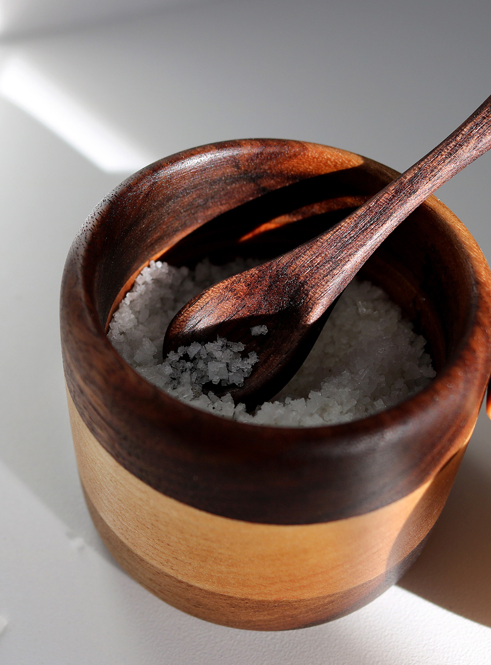 Tranche de bois - La main de sel en bois revalorisé