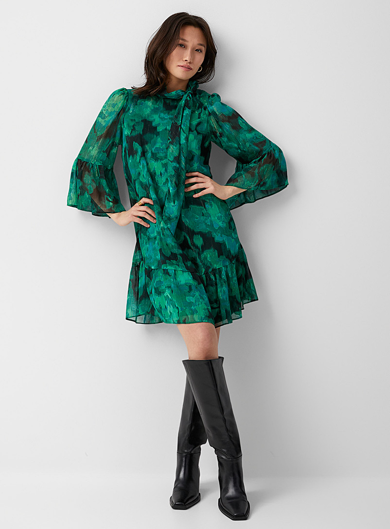 Calvin Klein: La robe à volant jardin émeraude Vert à motifs pour femme