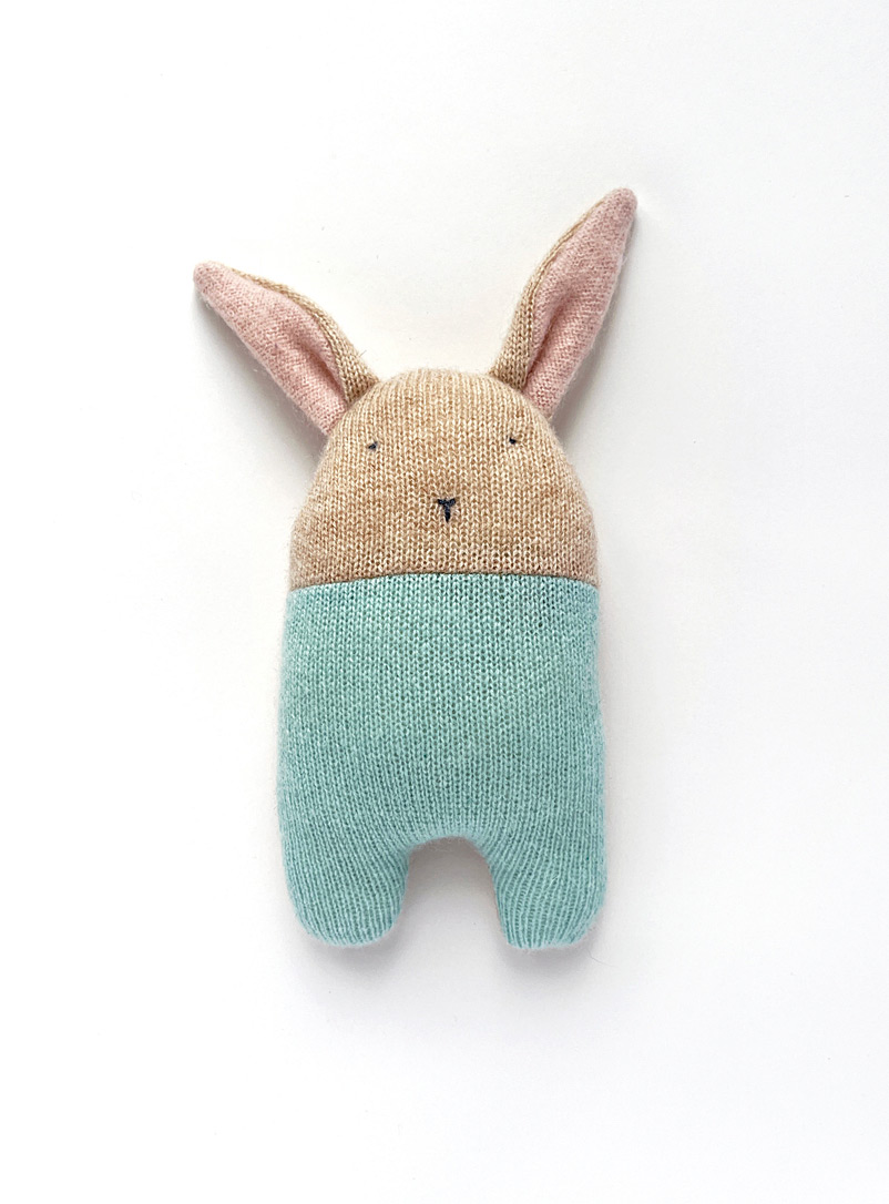 Pompon Blue Cute rabbit recycled cashmere rattle