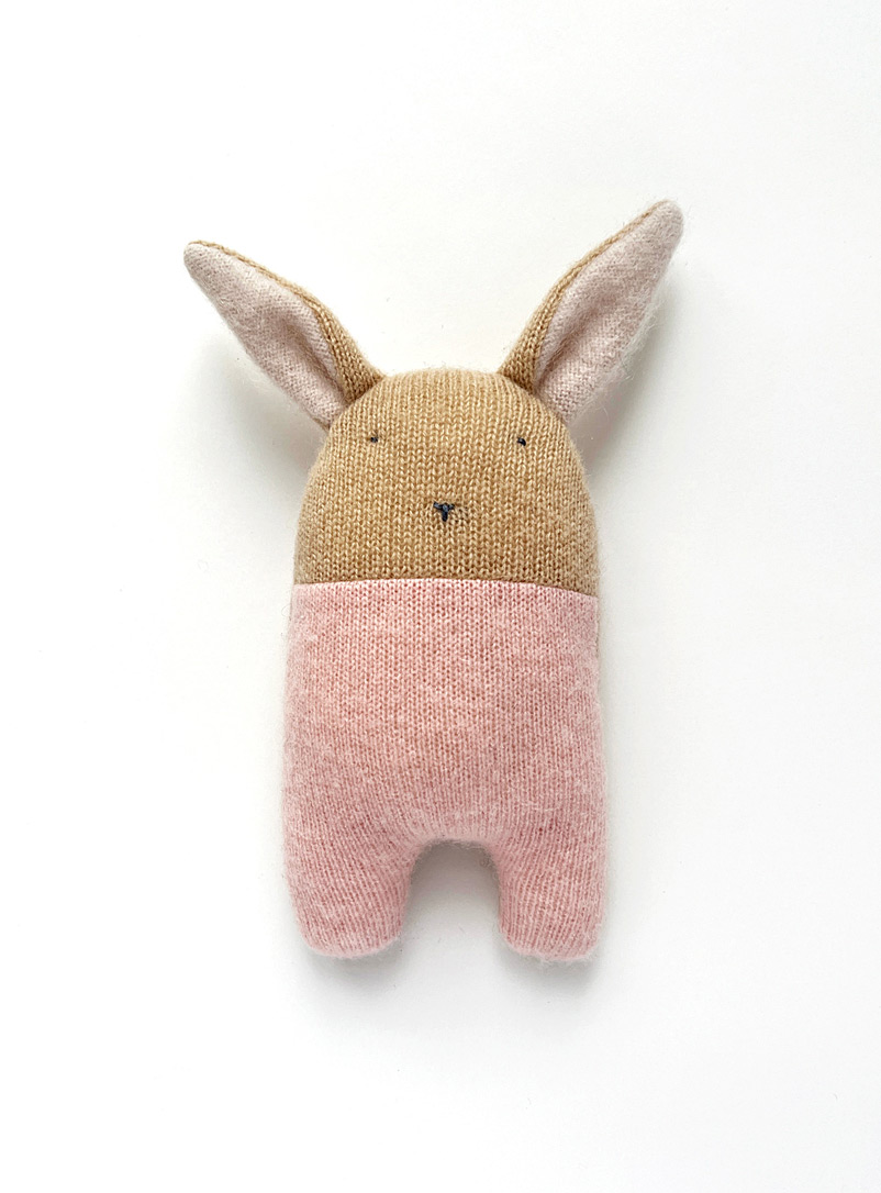 Pompon Pink Cute rabbit recycled cashmere rattle