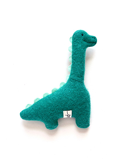 Le hochet gentil dino en cachemire recycl&eacute;