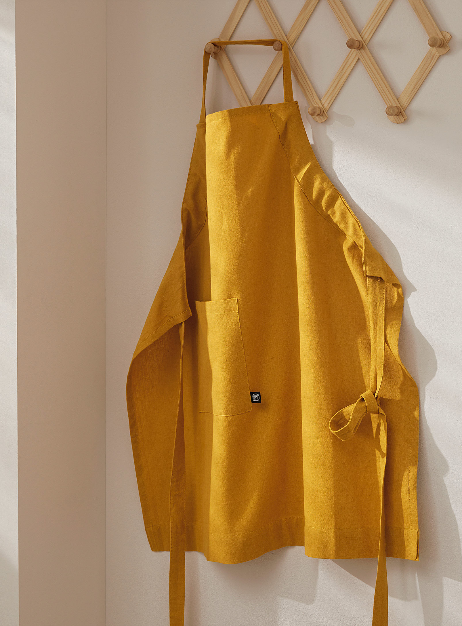 Simons Maison Monochrome Linen And Cotton Apron In Yellow