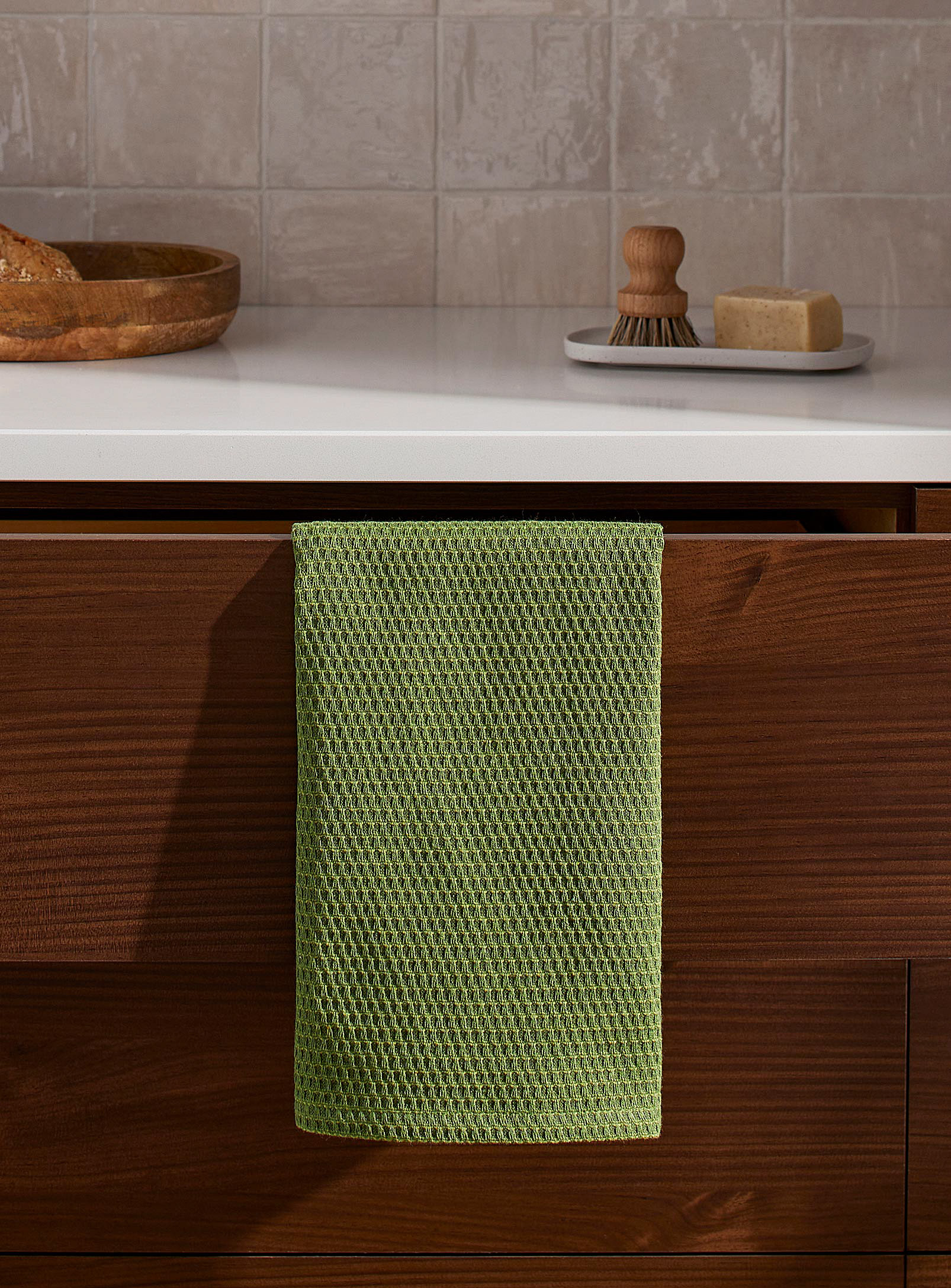 Simons Maison Monochrome Recycled Fibre Tea Towel In Green
