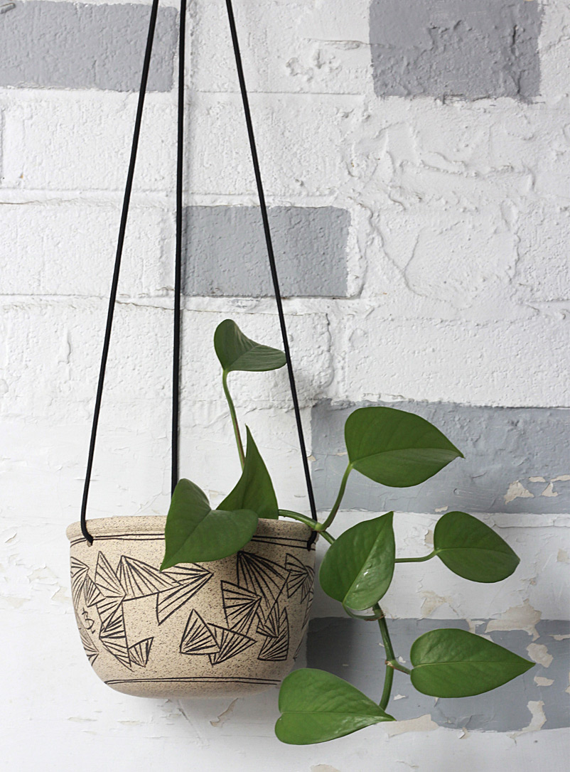 ABL céramique Sand Fan stoneware hanging planter 6-in opening