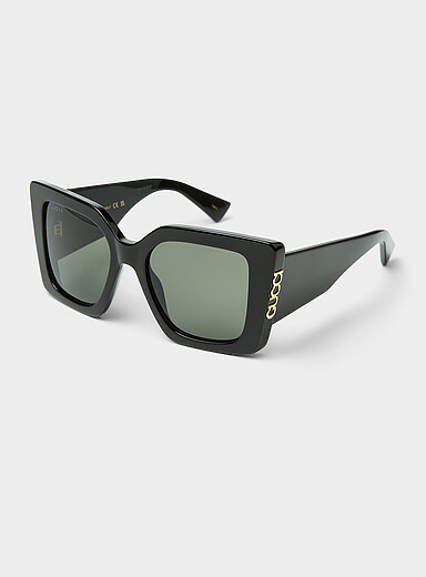Les lunettes de soleil carr&eacute;es surdimensionn&eacute;es