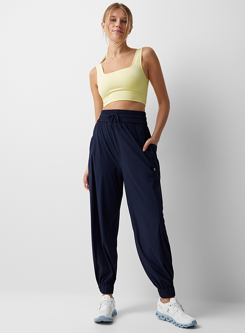 Sweaty Betty: Le jogger ample toile extensible Circuit Marine pour femme