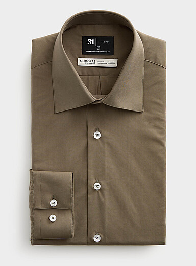 La chemise unie tissu europ&eacute;en <b>Coupe standard</b>