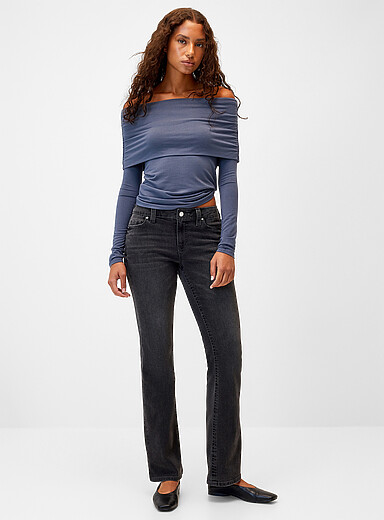 Twik: Le jean taille basse semi-&eacute;vas&eacute; Noir pour femme