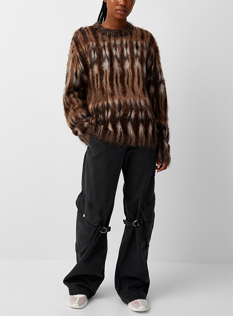 Acne Studios: Le chandail brun mohair duveteux Brun à motifs pour femme