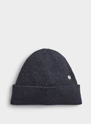 Signature rivet fine-ribbed tuque