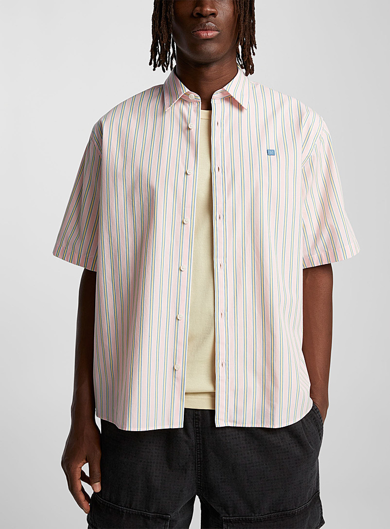 Acne Studios: La chemise rose rayée manches courtes Blanc à motifs pour homme