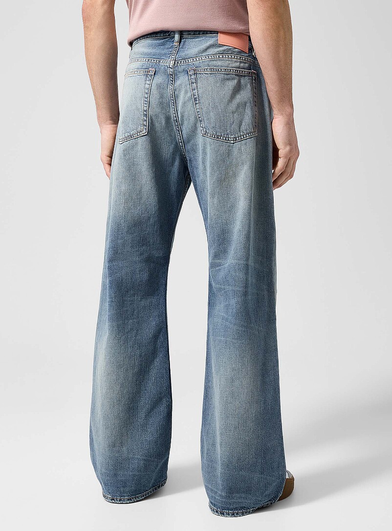 2021M faded bootcut jean product image 3